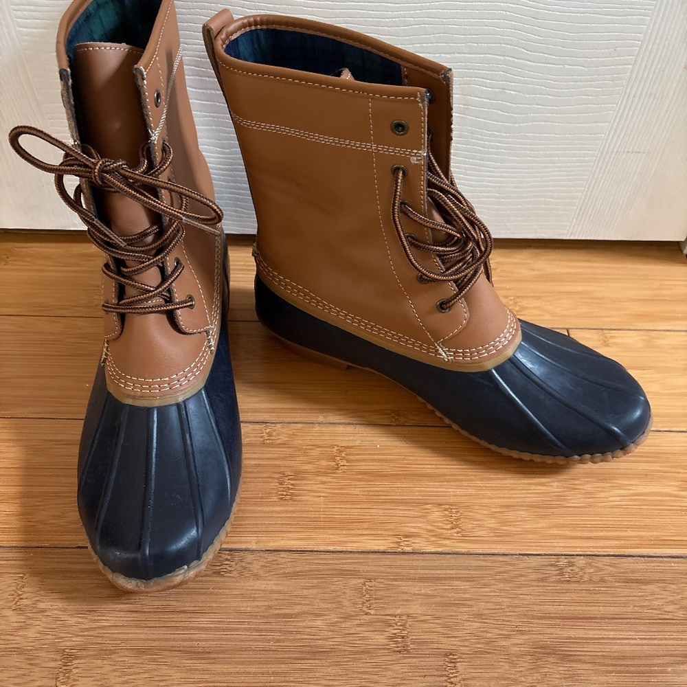 Duck boots